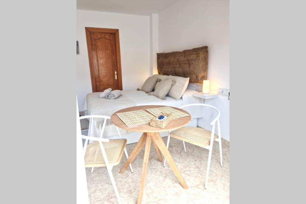 Calmahouse Carihuela Apartment Torremolinos Bagian luar foto